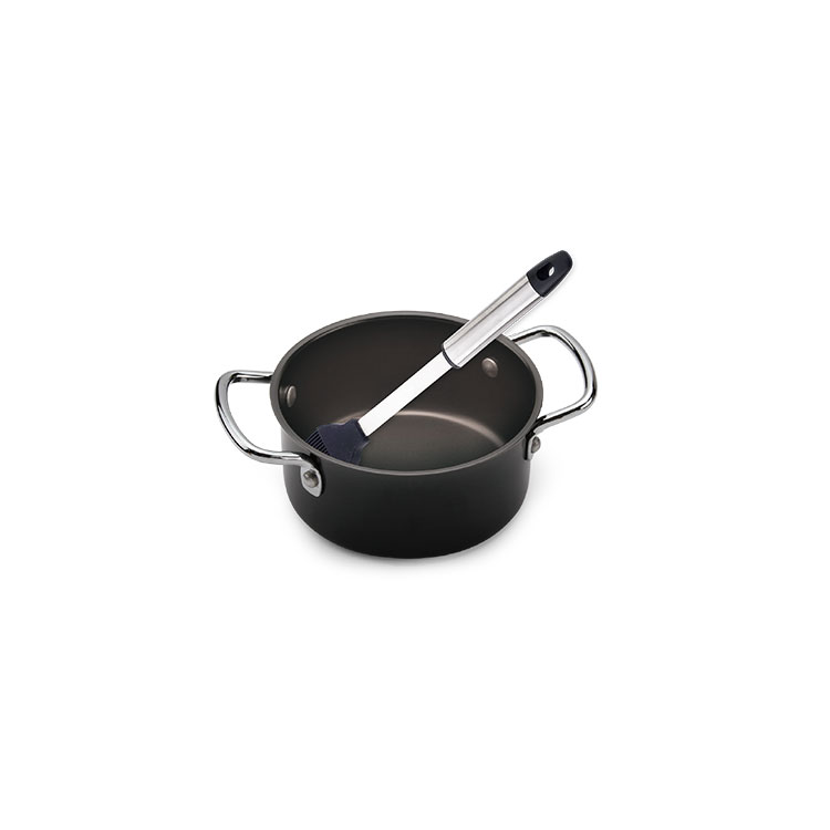Sauce Pot with Basting Brush Sauce Pot with Basting Brush